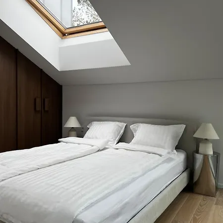 Pinehouse Escape Floor *