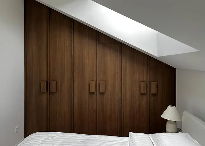 Pinehouse Escape Floor *