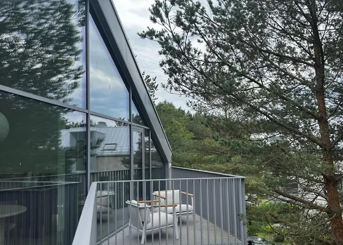 Pinehouse Escape Floor